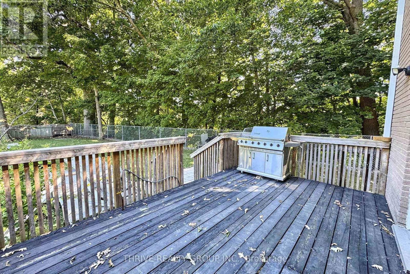 201 Barry Place, London North, Ontario  N6H 1K2 - Photo 3 - X12362132