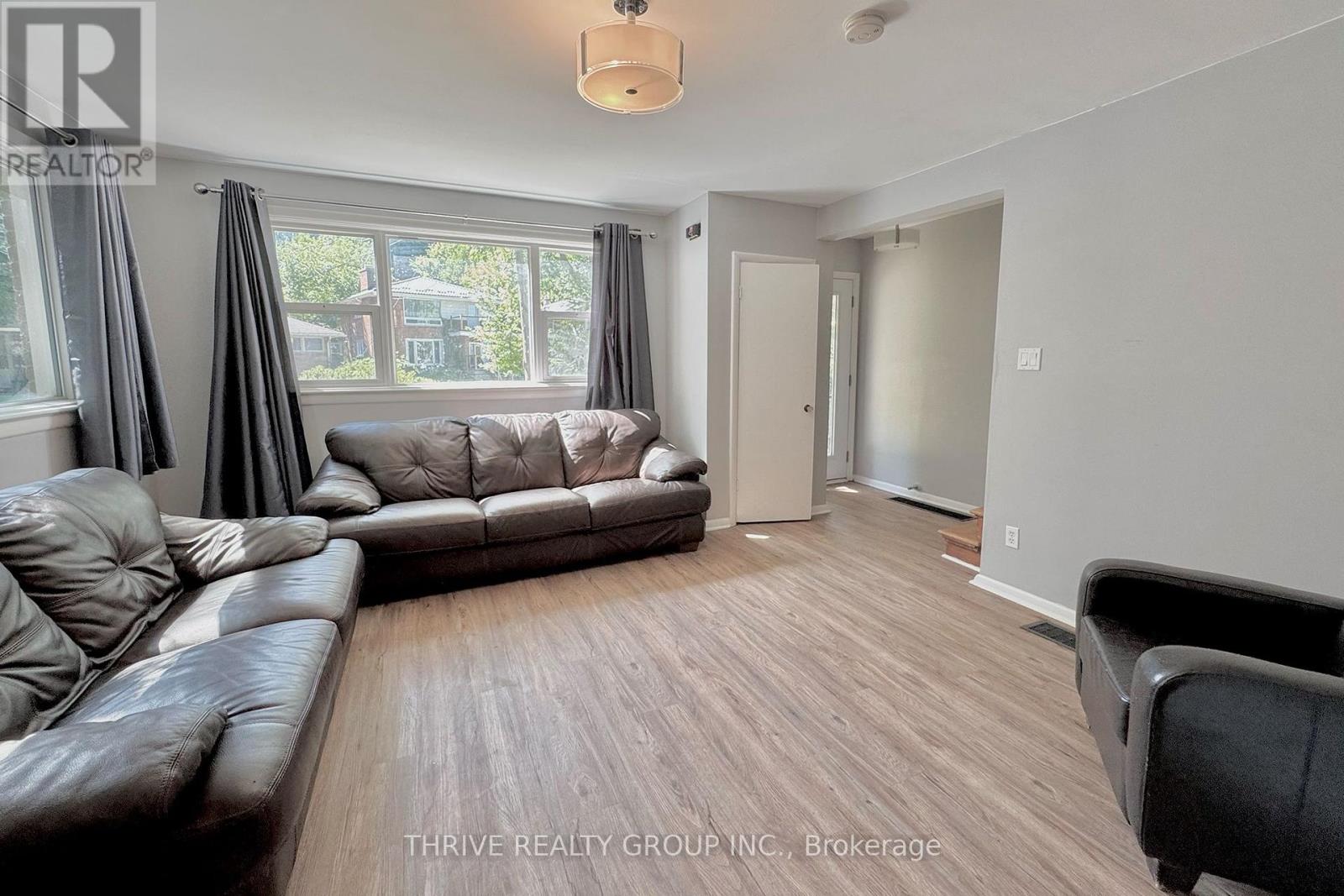 201 Barry Place, London North, Ontario  N6H 1K2 - Photo 7 - X12362132
