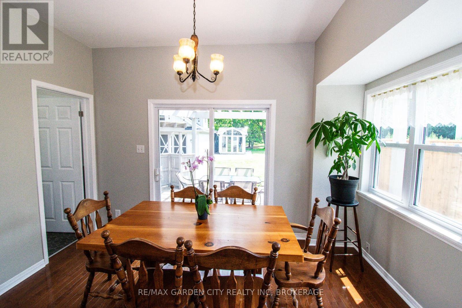 1171 Maple Street, Pelham, Ontario  L0S 1C0 - Photo 13 - X12336641