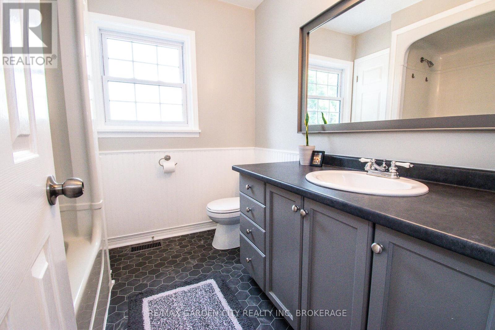 1171 Maple Street, Pelham, Ontario  L0S 1C0 - Photo 23 - X12336641