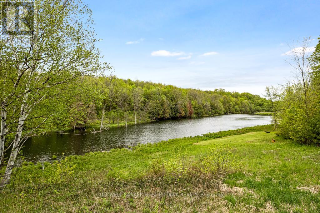 467 Lake Eloida Road, Elizabethtown-Kitley, Ontario  K0E 1Y0 - Photo 4 - X12362181