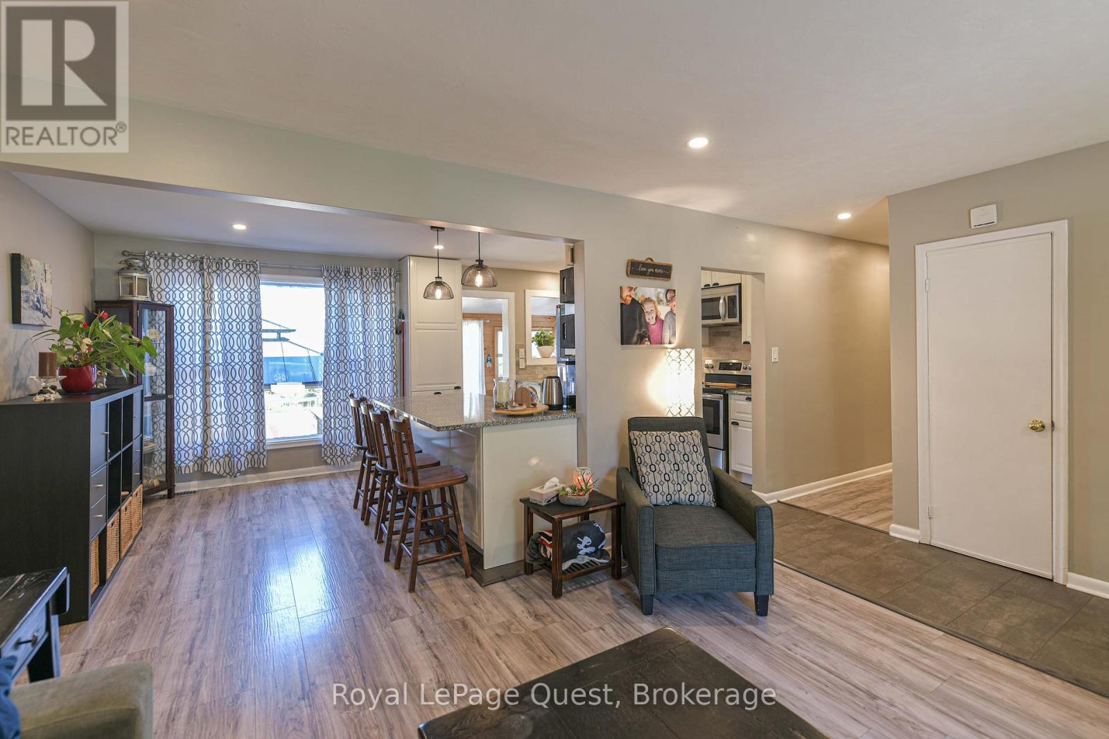 36 Esther Anne Drive, Orillia, Ontario  L3V 3G9 - Photo 9 - S12362050