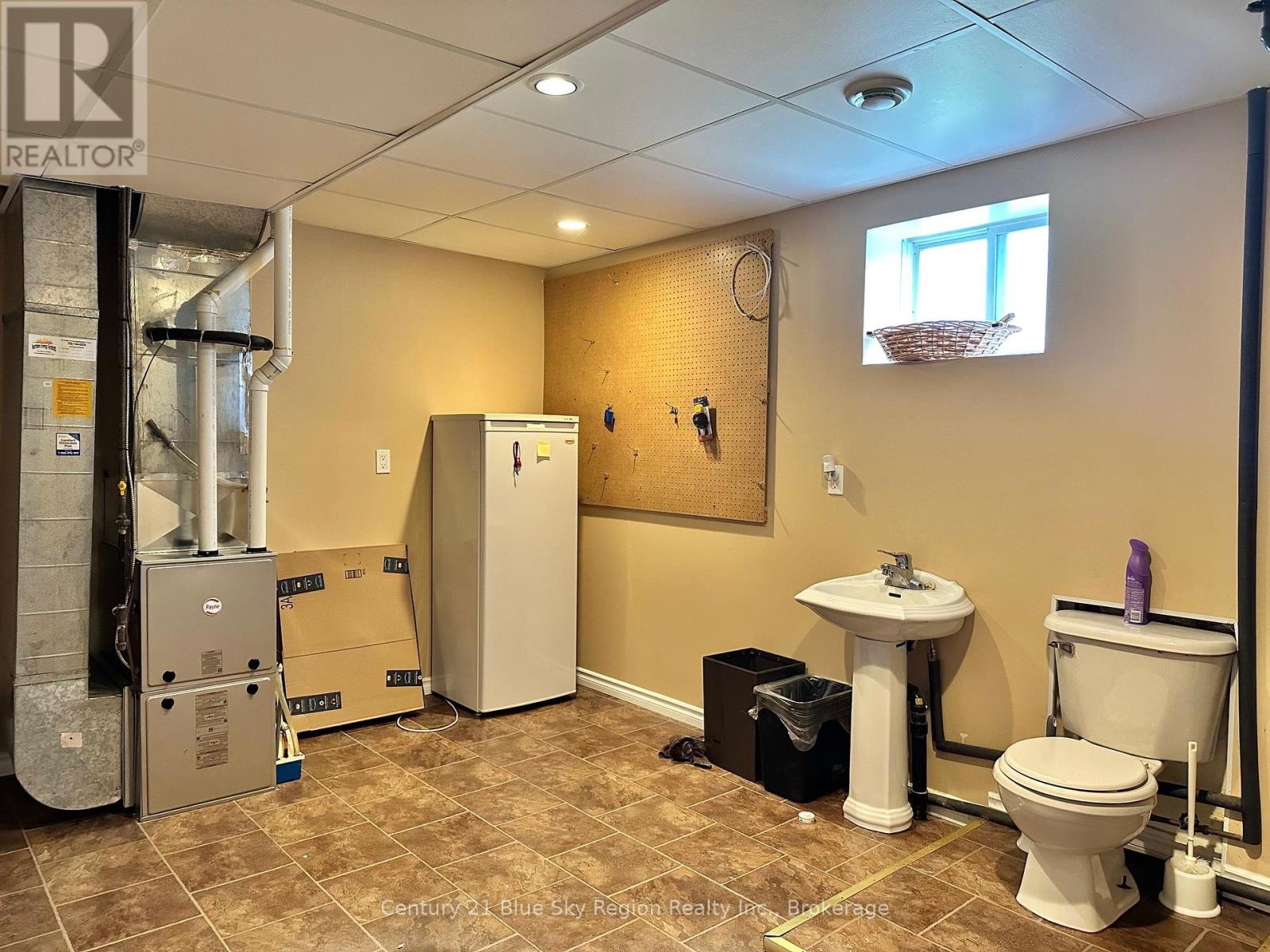 131 6th Street, Mattawa, Ontario  P0H 1V0 - Photo 18 - X12362041