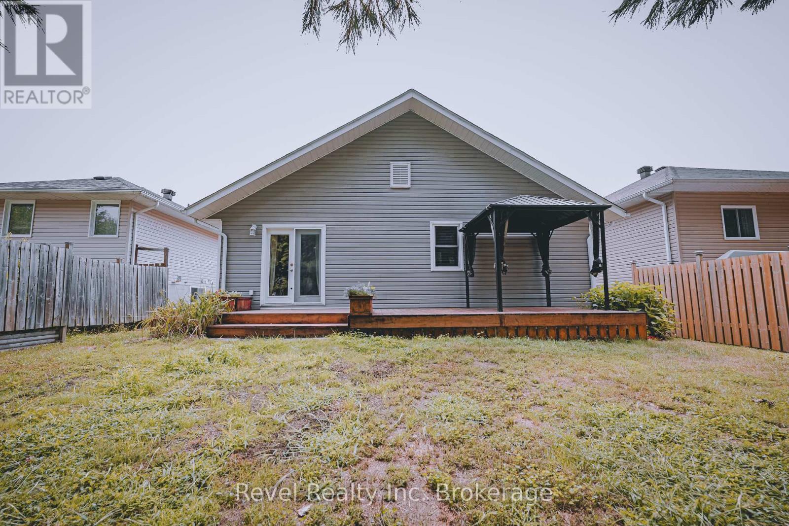256 Thelma Avenue, North Bay, Ontario  P1A 4M8 - Photo 23 - X12362143
