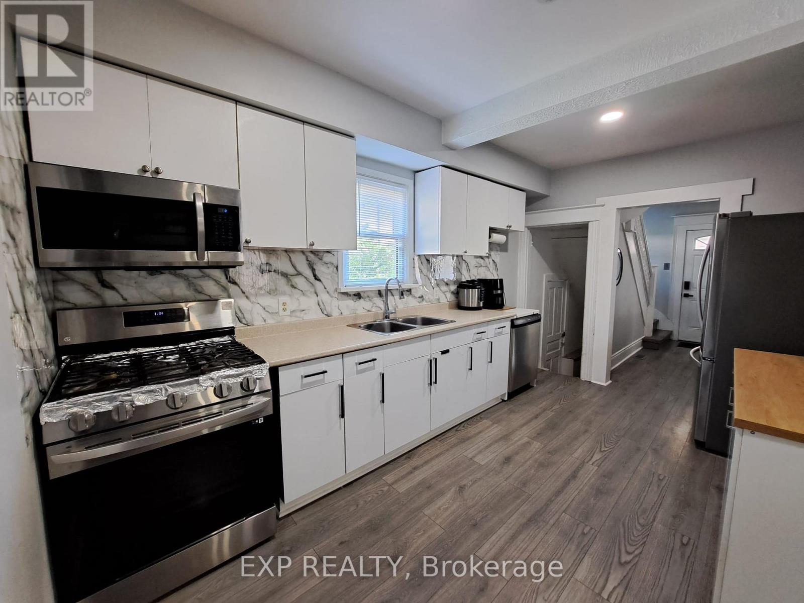 41 Kent Street, Welland, Ontario  L3B 3H2 - Photo 11 - X12362098