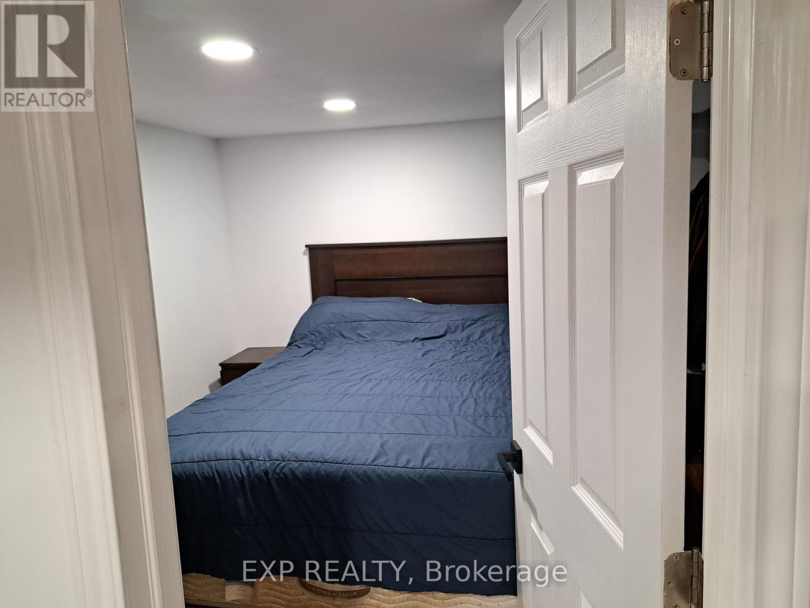 41 Kent Street, Welland, Ontario  L3B 3H2 - Photo 14 - X12362098