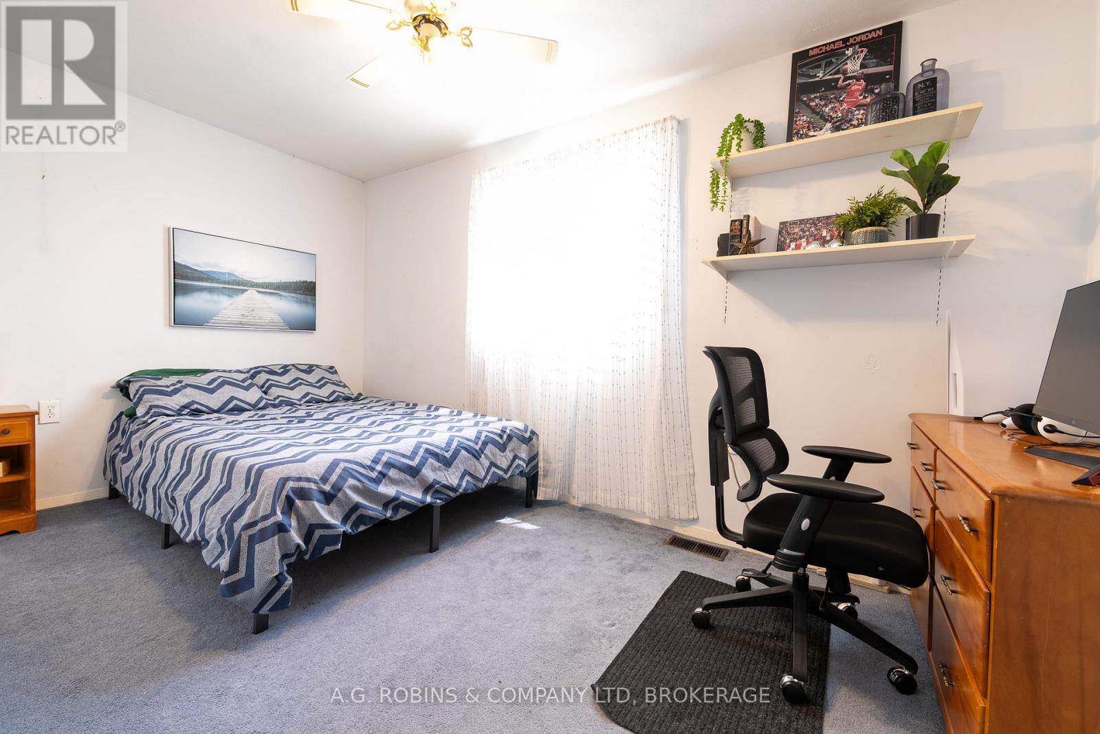 52 Charles Street, Port Colborne, Ontario  L3K 3R4 - Photo 16 - X12362128
