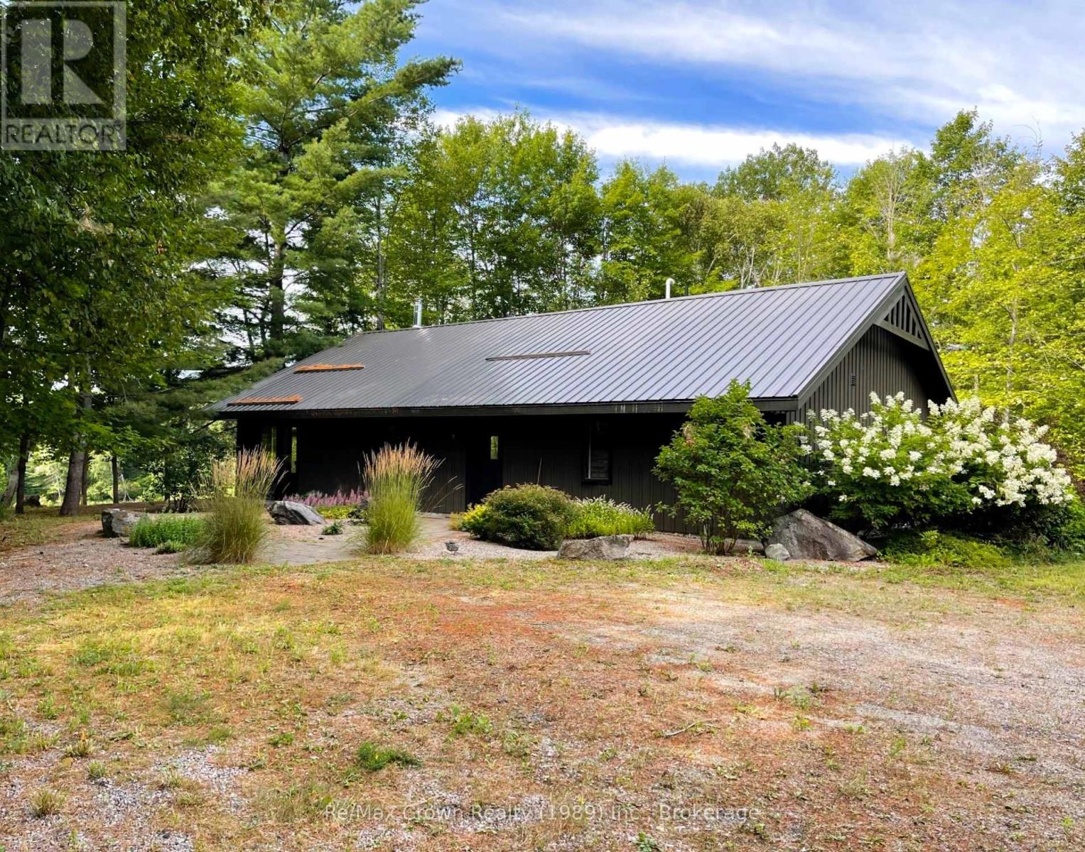 121 Lake Nipissing Road, Nipissing, Ontario  P0H 1W0 - Photo 1 - X12362052