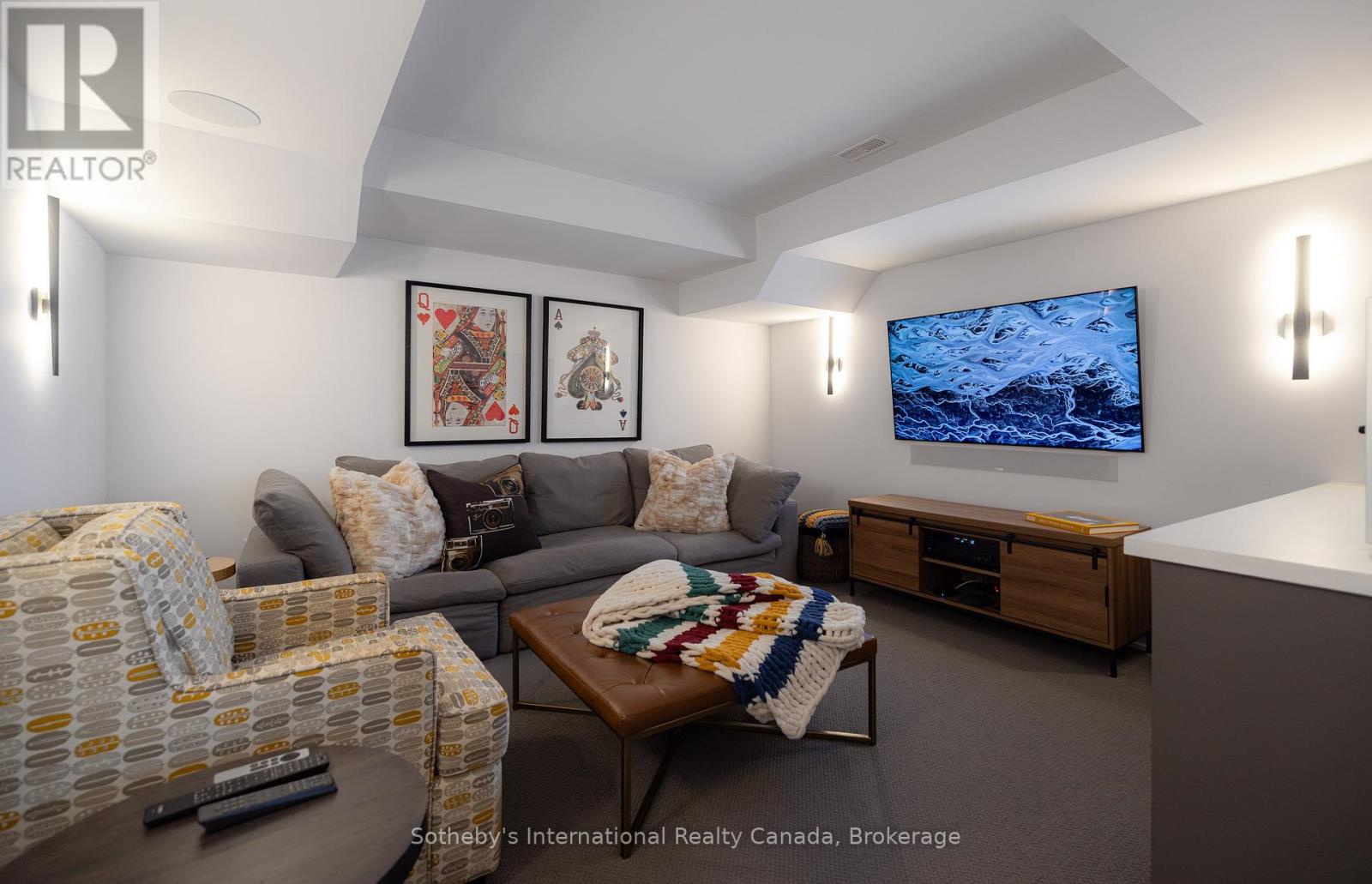 149 Landry Lane, Blue Mountains, Ontario  N0H 2P0 - Photo 36 - X12362079