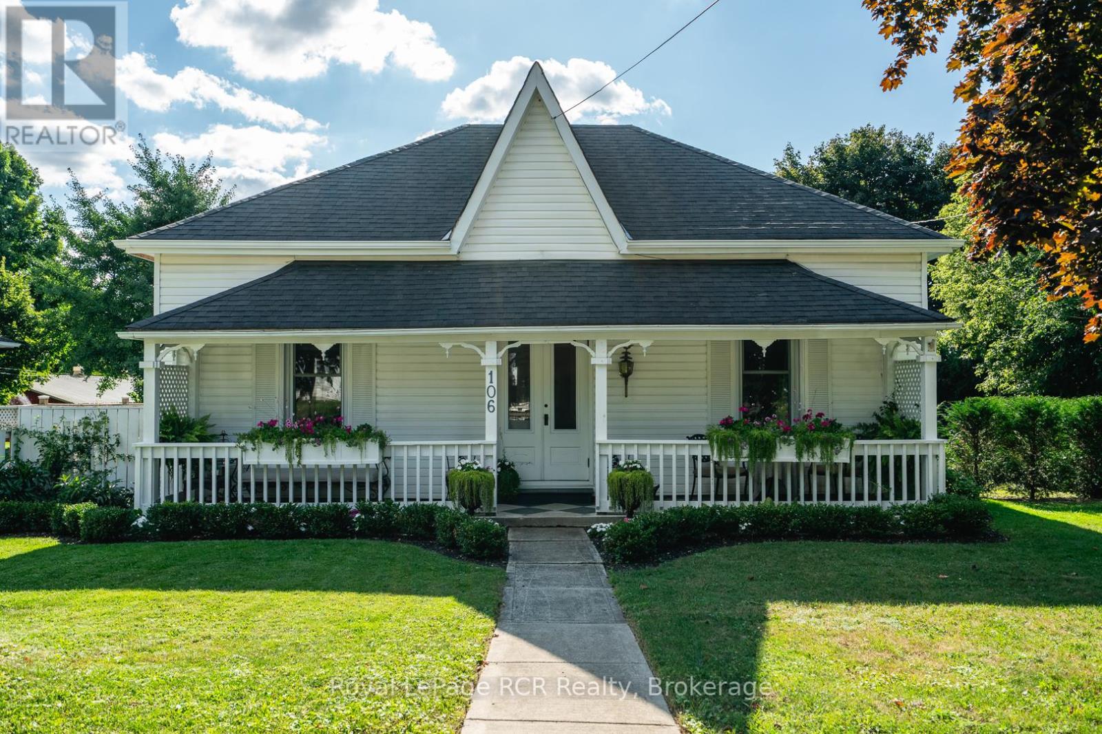 106 Bruce Street S, West Grey, Ontario  N0G 1R0 - Photo 2 - X12362102