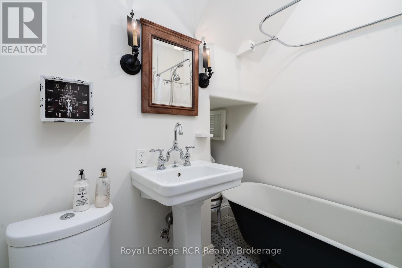 106 Bruce Street S, West Grey, Ontario  N0G 1R0 - Photo 40 - X12362102