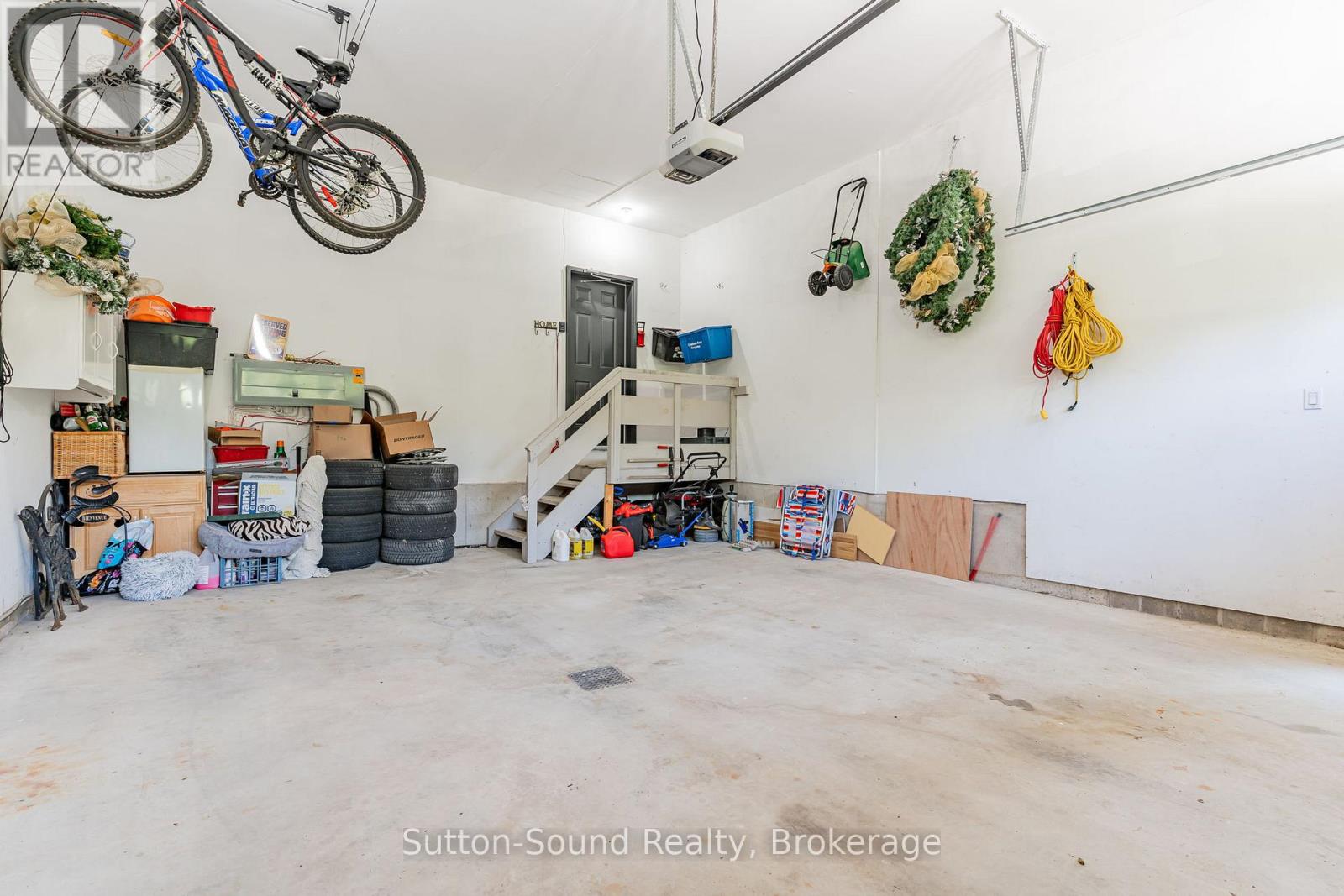 170 Lakeshore Road, Georgian Bluffs, Ontario  N0H 2T0 - Photo 38 - X12362126