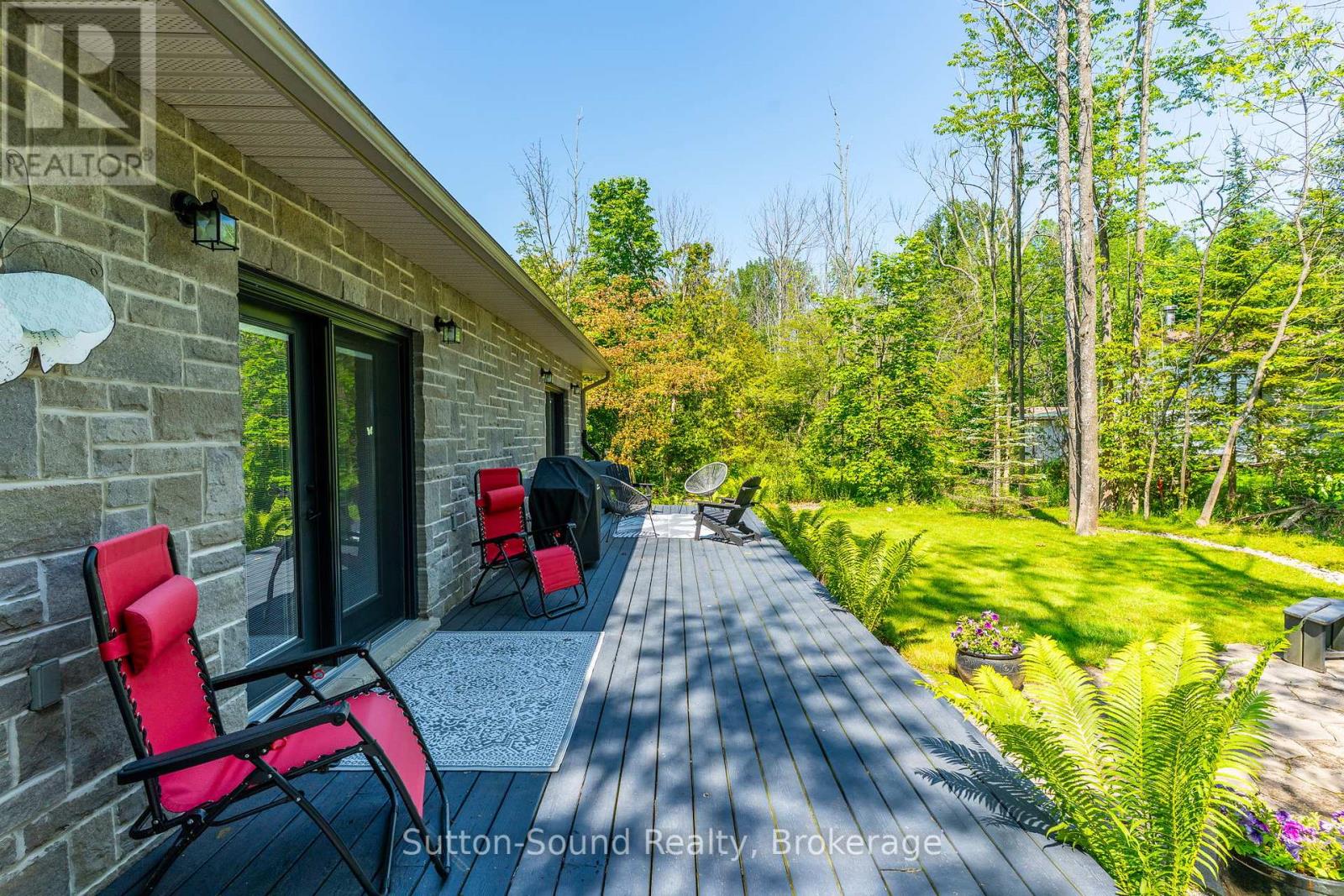 170 Lakeshore Road, Georgian Bluffs, Ontario  N0H 2T0 - Photo 40 - X12362126