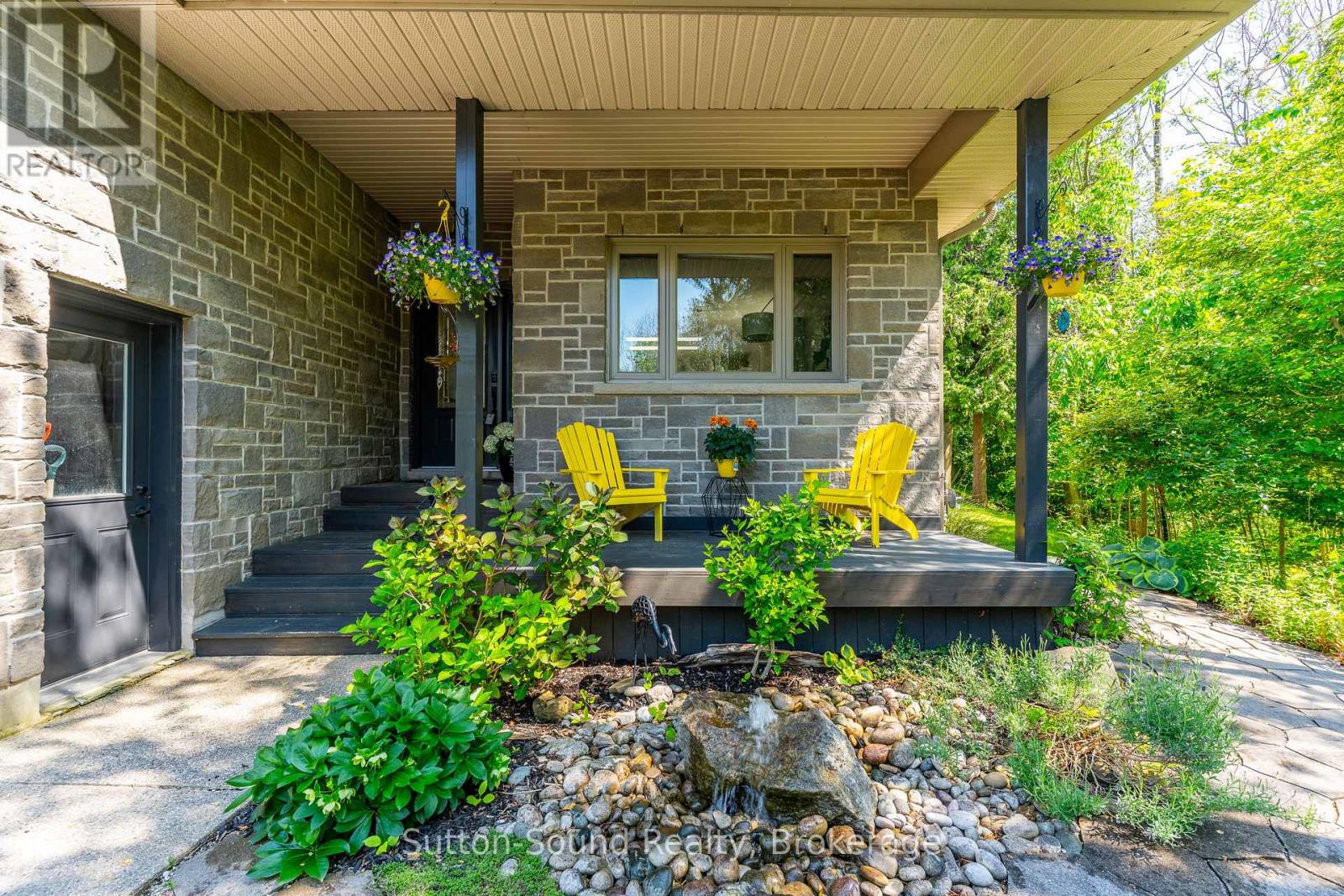 170 Lakeshore Road, Georgian Bluffs, Ontario  N0H 2T0 - Photo 5 - X12362126