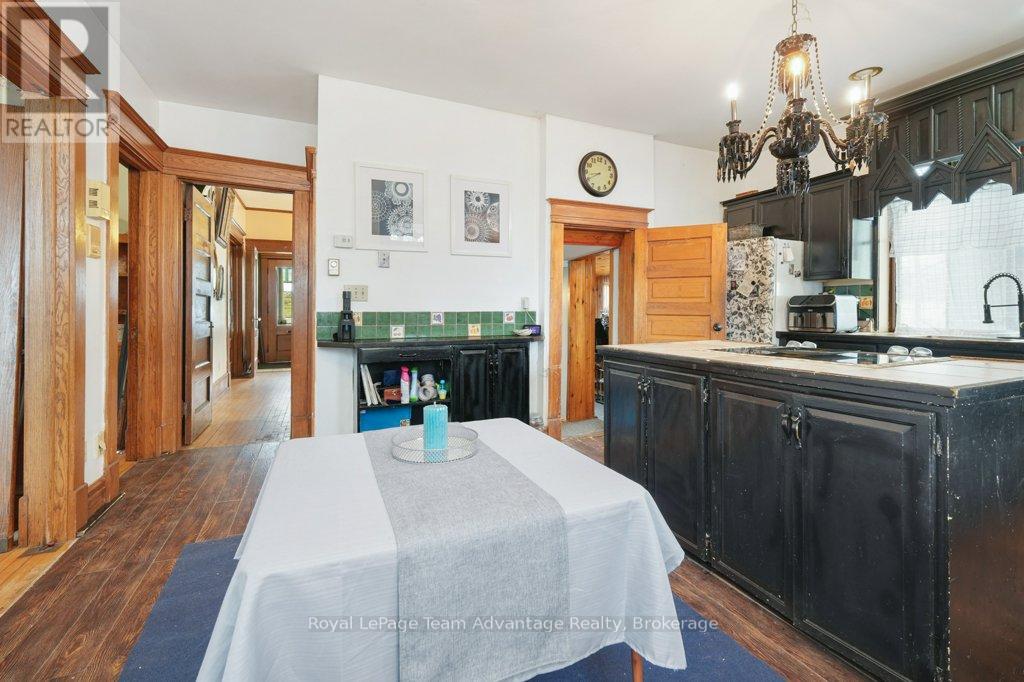 20 Belvedere Avenue, Parry Sound, Ontario  P2A 2A1 - Photo 15 - X12362134