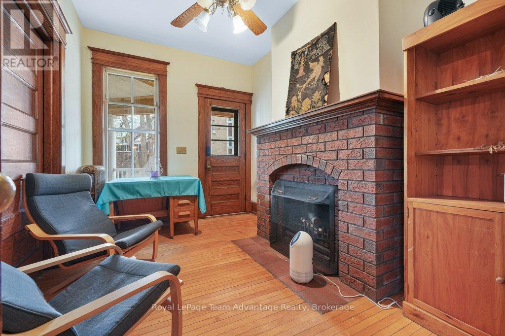 20 Belvedere Avenue, Parry Sound, Ontario  P2A 2A1 - Photo 17 - X12362134