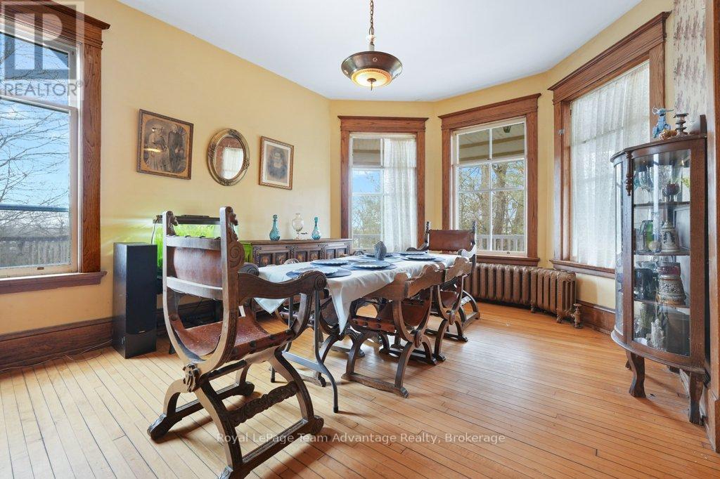 20 Belvedere Avenue, Parry Sound, Ontario  P2A 2A1 - Photo 18 - X12362134