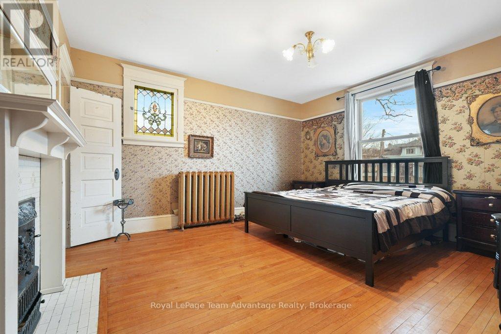 20 Belvedere Avenue, Parry Sound, Ontario  P2A 2A1 - Photo 21 - X12362134