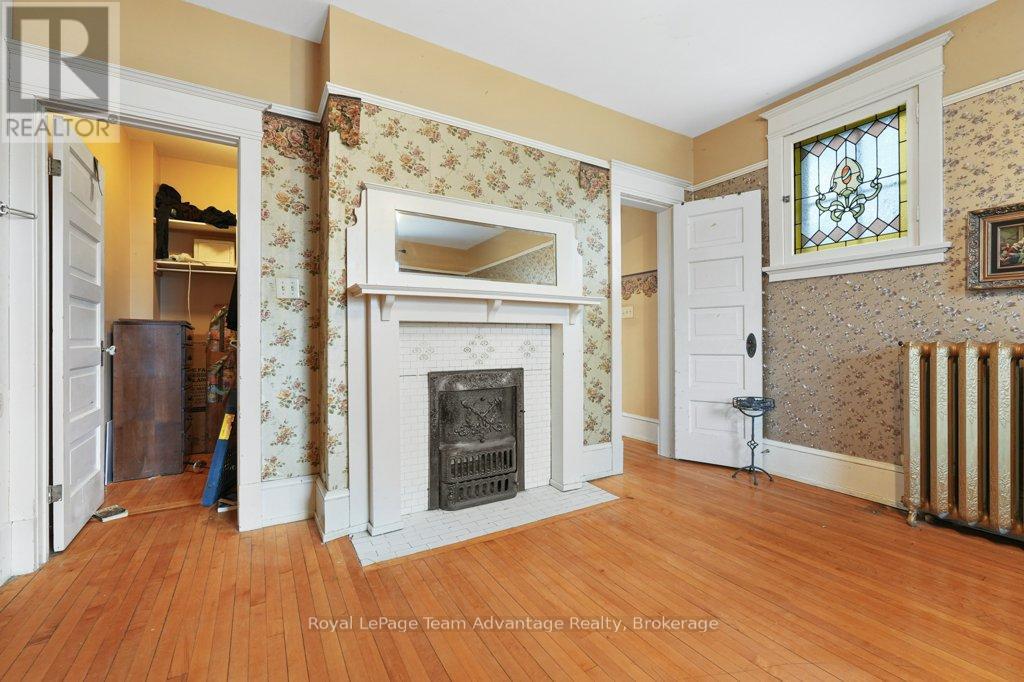 20 Belvedere Avenue, Parry Sound, Ontario  P2A 2A1 - Photo 22 - X12362134