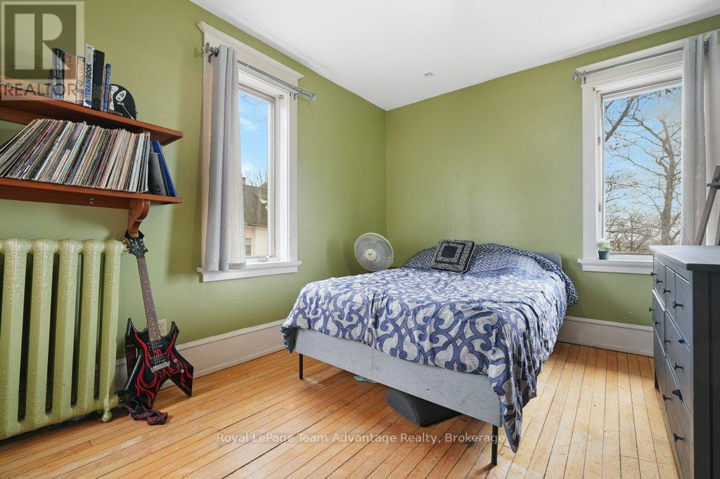 20 Belvedere Avenue, Parry Sound, Ontario  P2A 2A1 - Photo 28 - X12362134