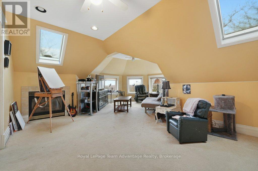 20 Belvedere Avenue, Parry Sound, Ontario  P2A 2A1 - Photo 29 - X12362134