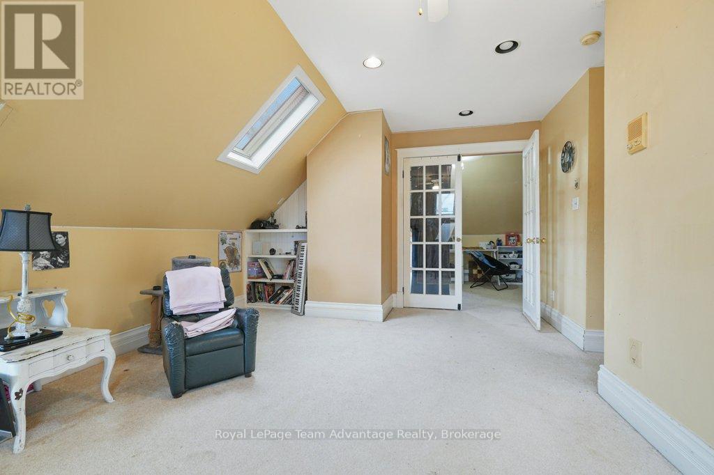 20 Belvedere Avenue, Parry Sound, Ontario  P2A 2A1 - Photo 31 - X12362134