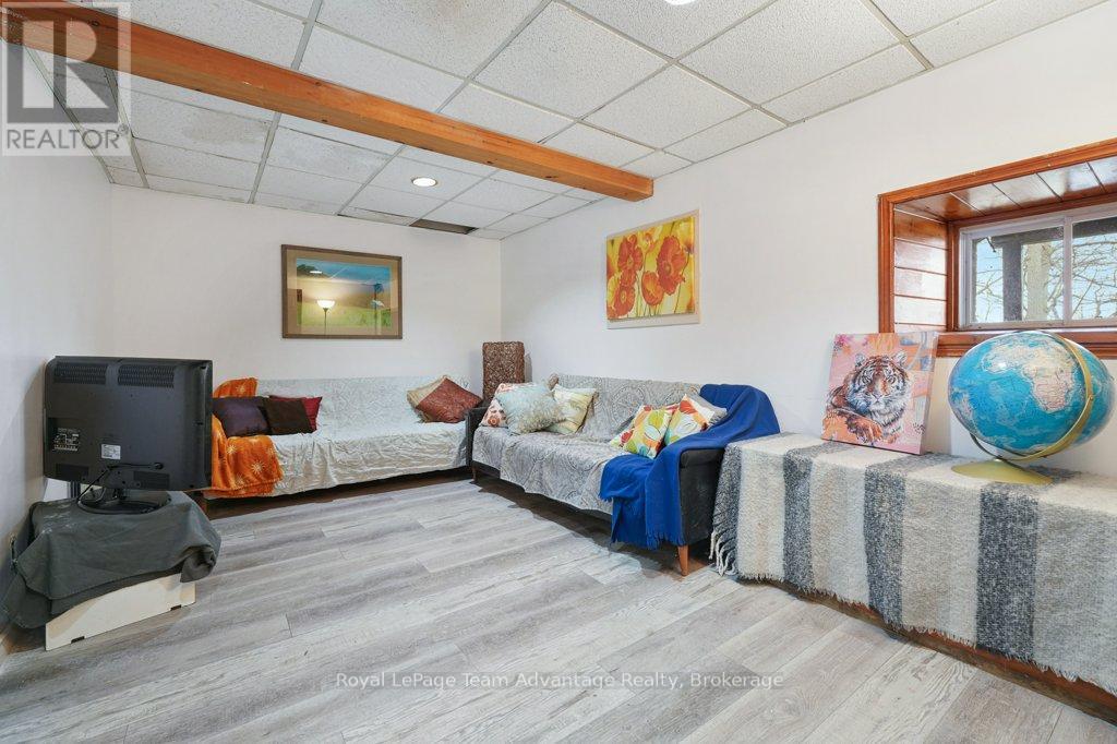 20 Belvedere Avenue, Parry Sound, Ontario  P2A 2A1 - Photo 36 - X12362134
