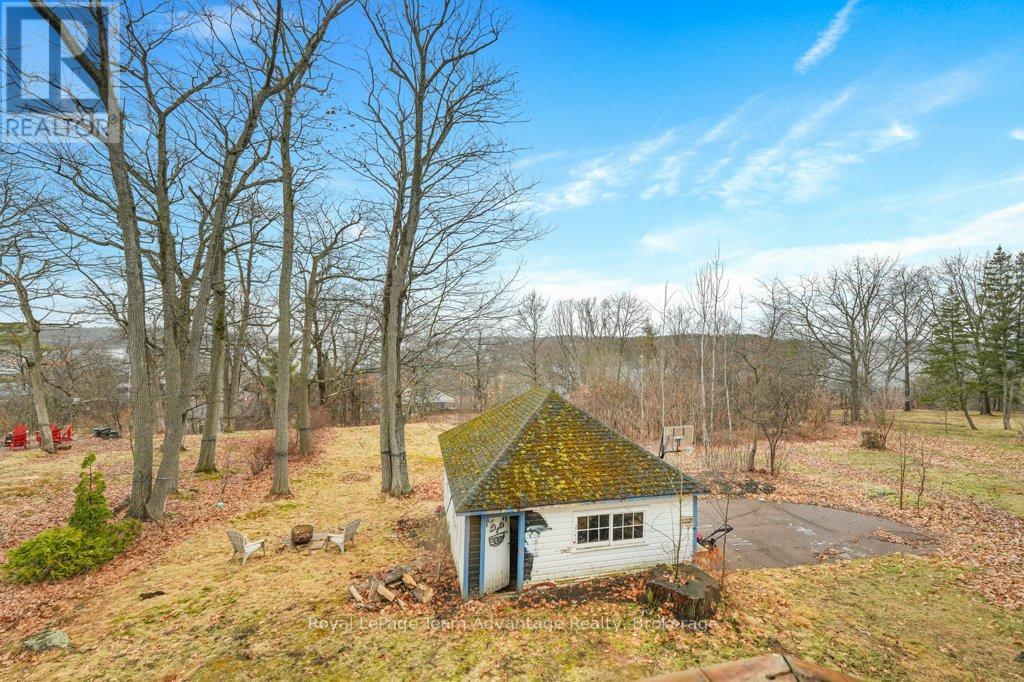 20 Belvedere Avenue, Parry Sound, Ontario  P2A 2A1 - Photo 40 - X12362134
