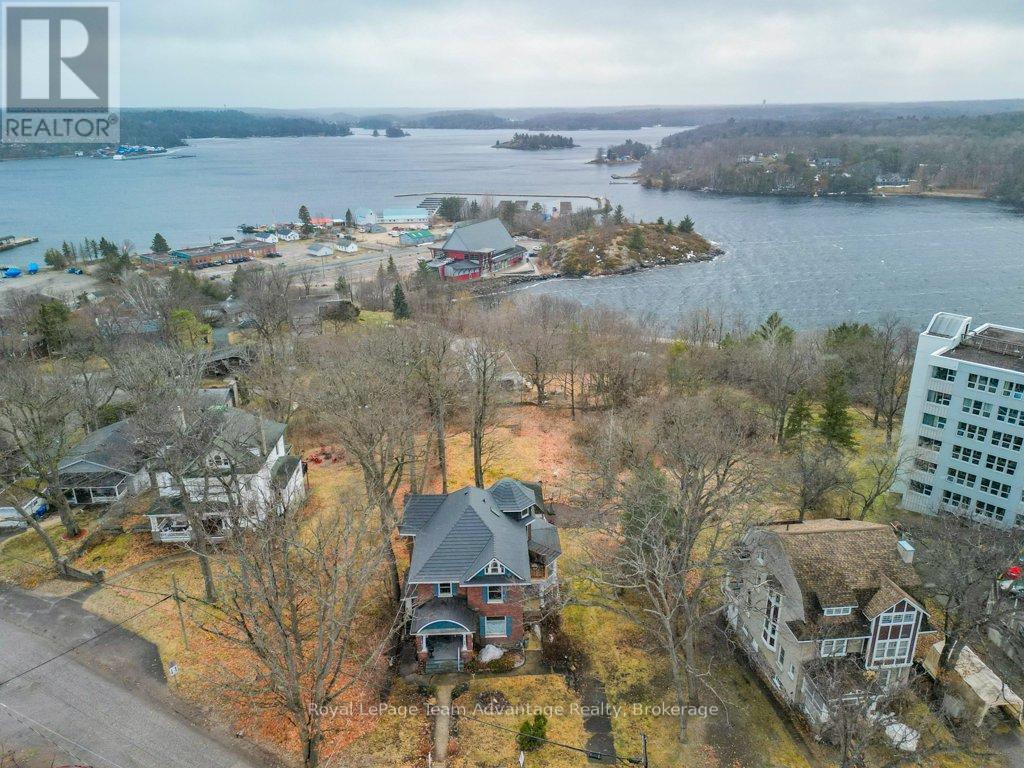20 Belvedere Avenue, Parry Sound, Ontario  P2A 2A1 - Photo 45 - X12362134