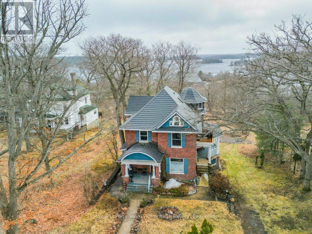 20 Belvedere Avenue, Parry Sound, Ontario  P2A 2A1 - Photo 46 - X12362134
