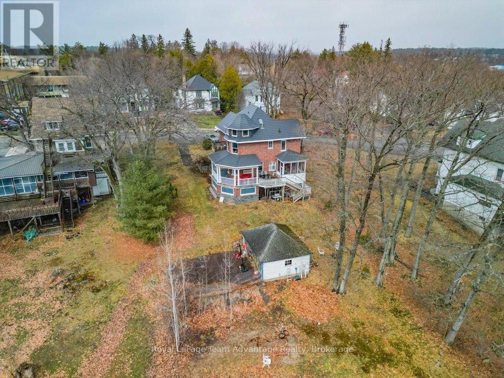 20 Belvedere Avenue, Parry Sound, Ontario  P2A 2A1 - Photo 47 - X12362134
