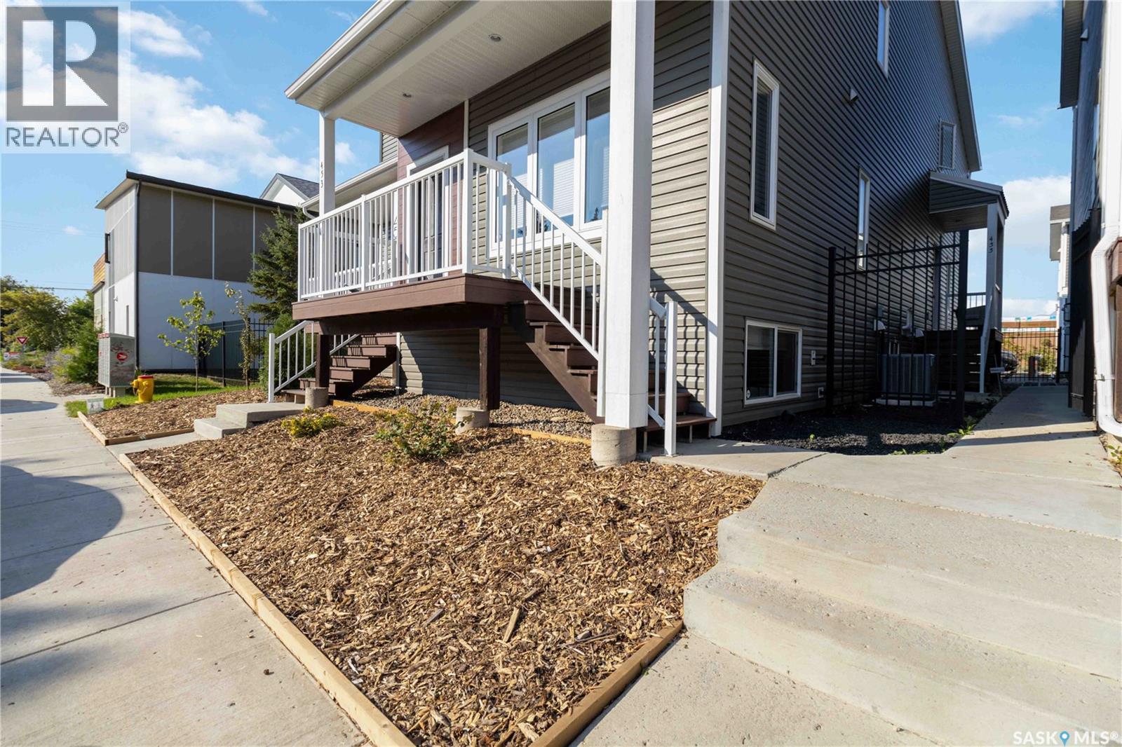 453 L Avenue S, Saskatoon, Saskatchewan  S7M 5Y6 - Photo 2 - SK016523