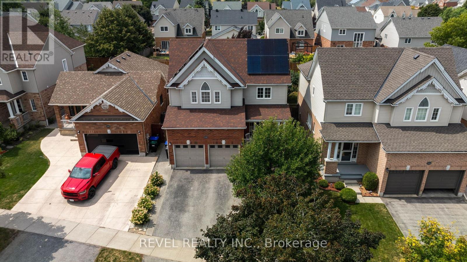 1058 Muriel Street, Innisfil, Ontario  L9S 4W7 - Photo 2 - N12339015