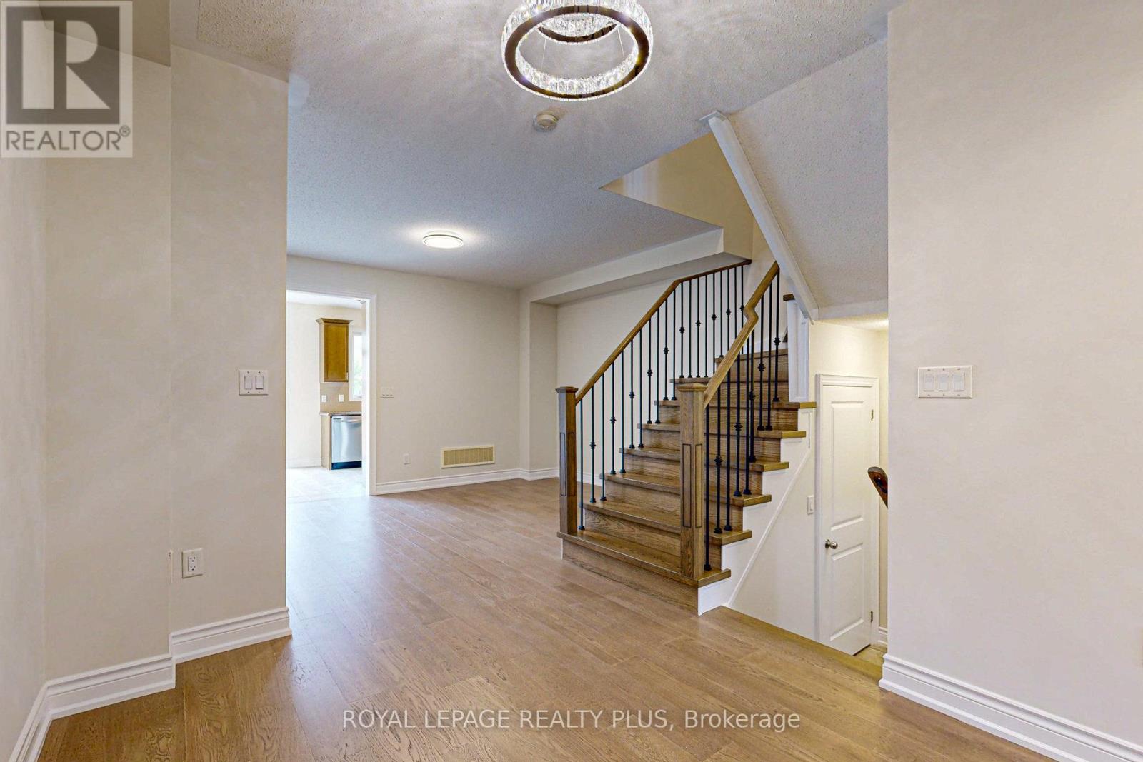 Property at 37 TEAL CREST CIRCLE image 4