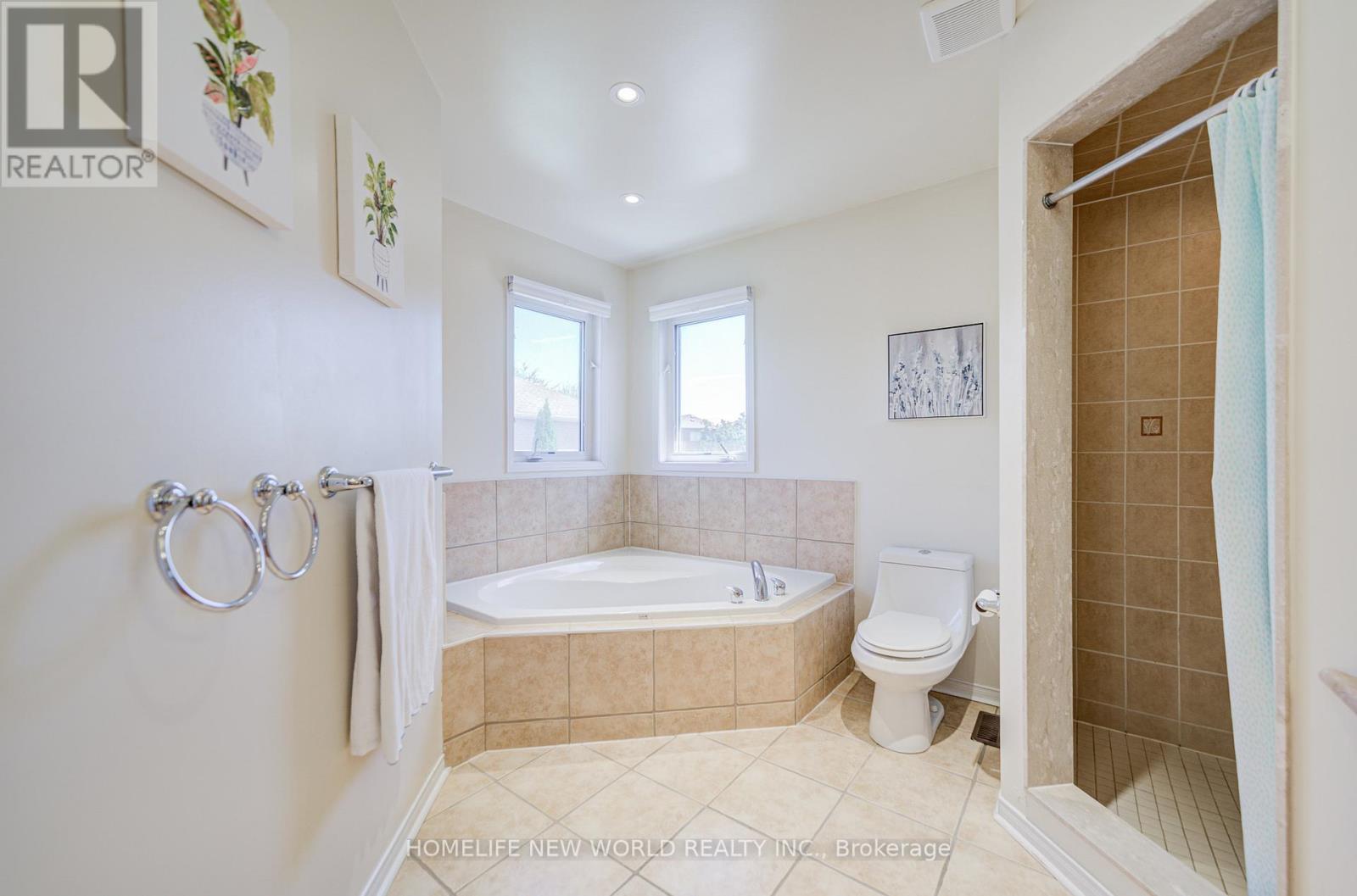 25 Abilene Court, Richmond Hill, Ontario  L4C 0S5 - Photo 39 - N12362175