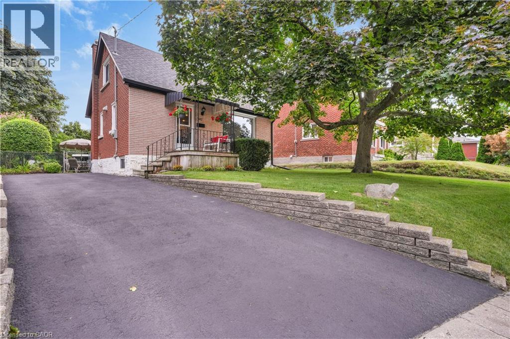Property at 142 LANCASTER Street W image 2