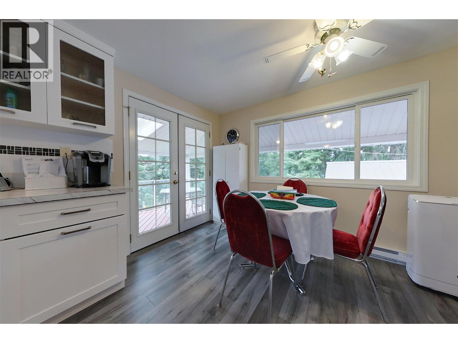 301 Fowler Street, Riondel, British Columbia  V0B 2B0 - Photo 10 - 10357023