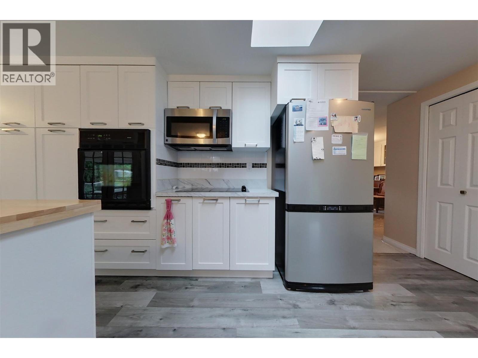 301 Fowler Street, Riondel, British Columbia  V0B 2B0 - Photo 9 - 10357023
