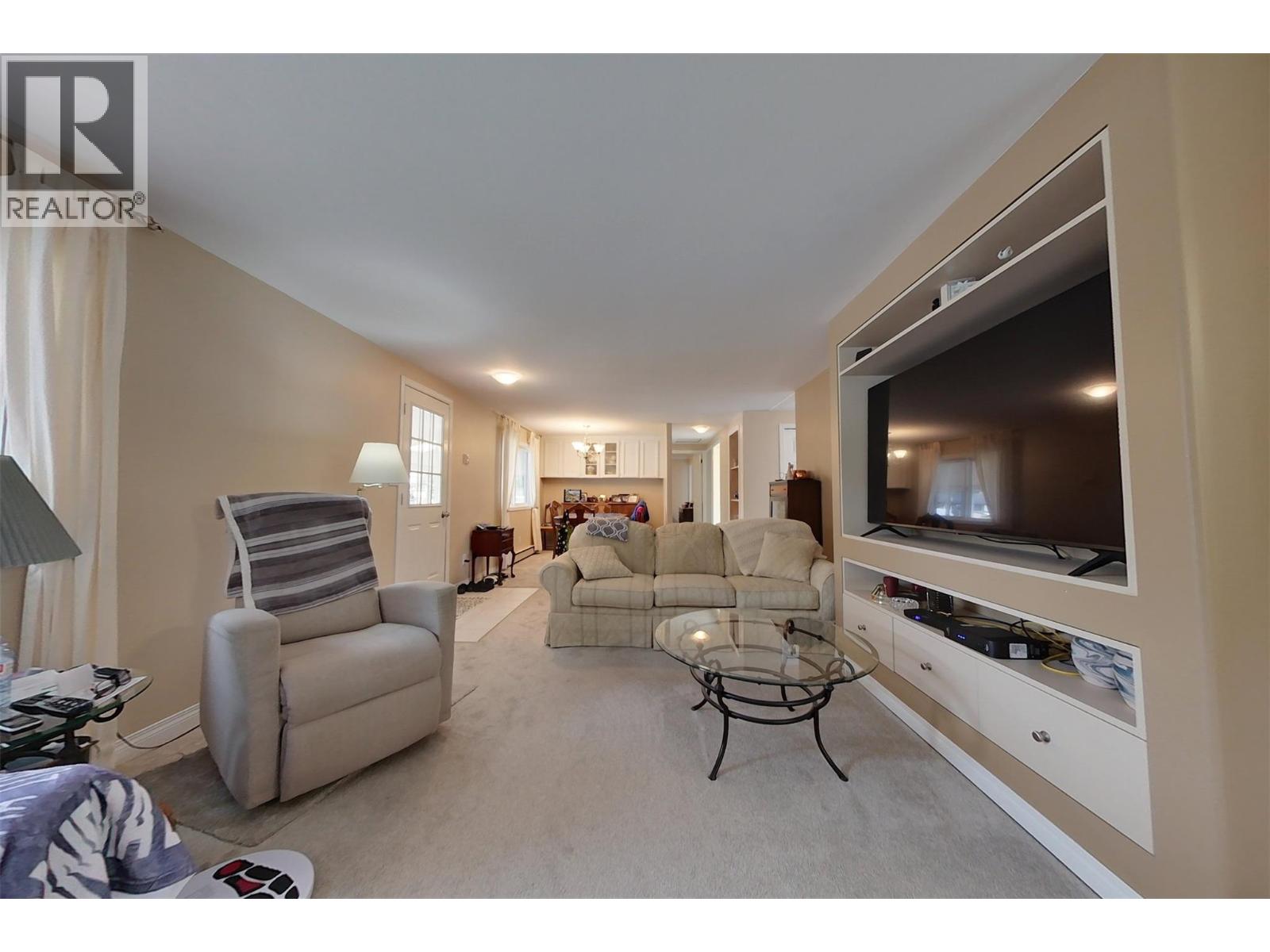 301 Fowler Street, Riondel, British Columbia  V0B 2B0 - Photo 13 - 10357023