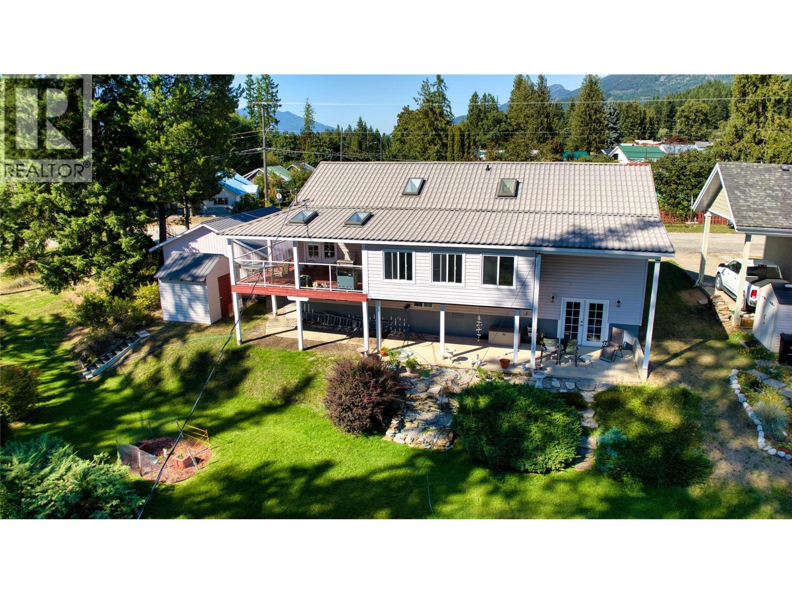 301 Fowler Street, Riondel, British Columbia  V0B 2B0 - Photo 30 - 10357023