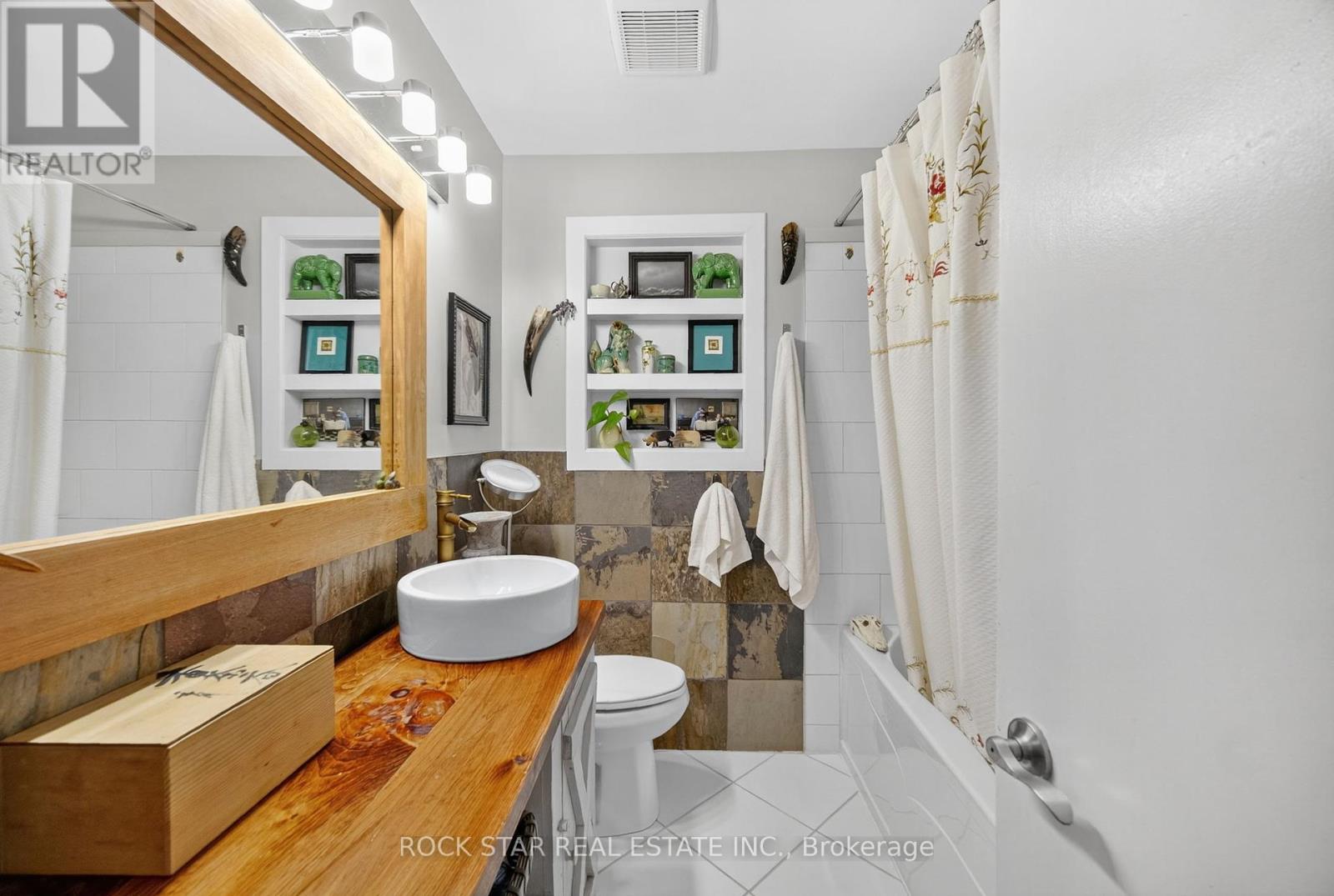 364 Beachwood Avenue, London South, Ontario  N6J 3K1 - Photo 8 - X12362034