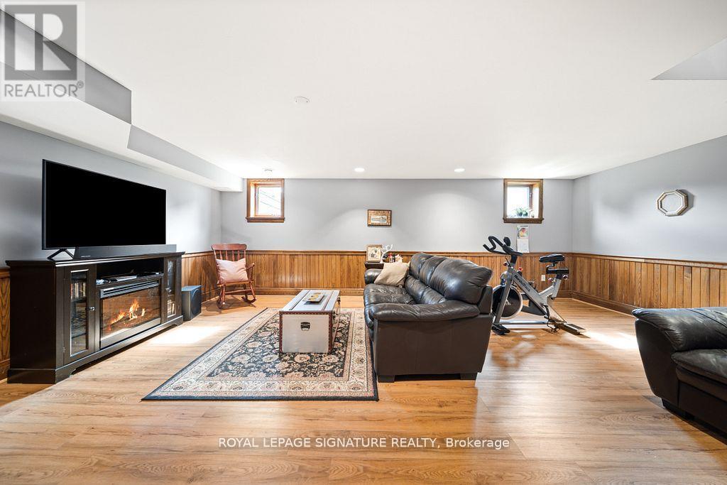 14 Goshen Street S, Bluewater, Ontario  N0M 2T0 - Photo 37 - X12362141