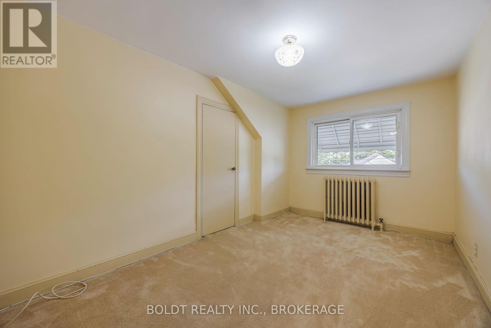 39 Lorne Street, St. Catharines, Ontario  L2P 3C5 - Photo 19 - X12362236