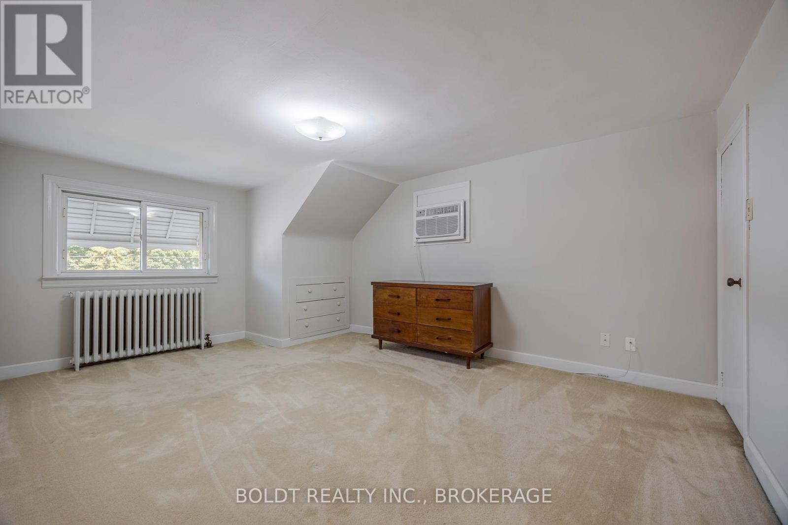 39 Lorne Street, St. Catharines, Ontario  L2P 3C5 - Photo 21 - X12362236