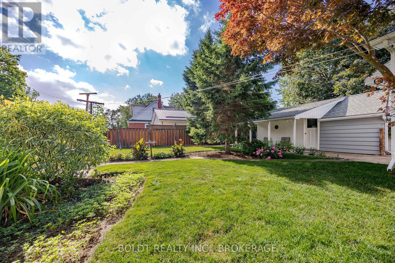 39 Lorne Street, St. Catharines, Ontario  L2P 3C5 - Photo 26 - X12362236