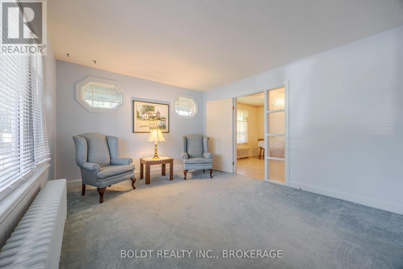 39 Lorne Street, St. Catharines, Ontario  L2P 3C5 - Photo 7 - X12362236