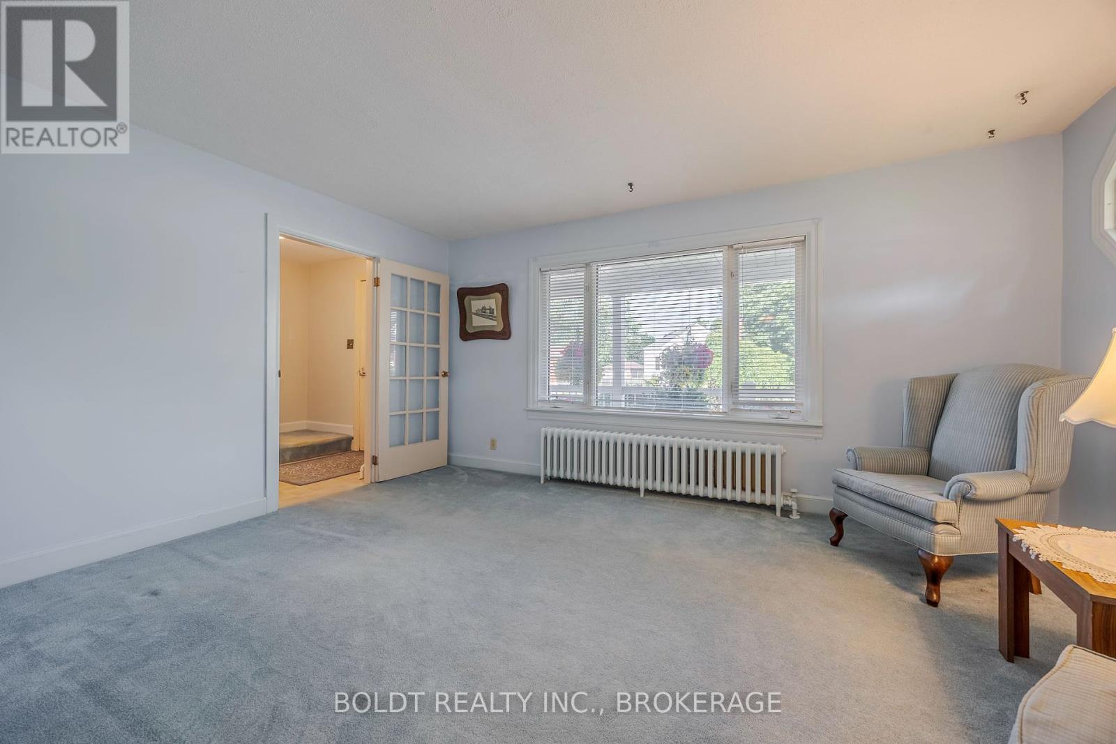 39 Lorne Street, St. Catharines, Ontario  L2P 3C5 - Photo 8 - X12362236