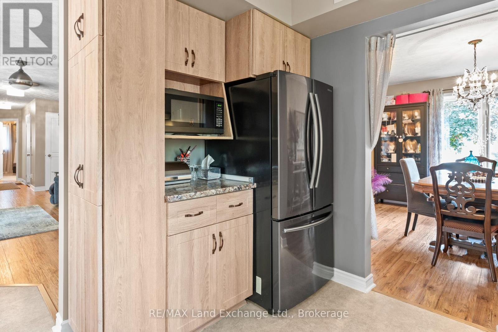 806 Bricker Street, Saugeen Shores, Ontario  N0H 2C3 - Photo 17 - X12362240