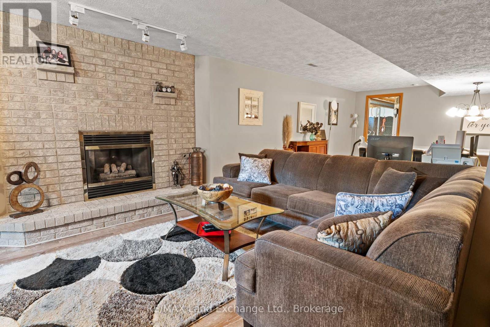 806 Bricker Street, Saugeen Shores, Ontario  N0H 2C3 - Photo 31 - X12362240