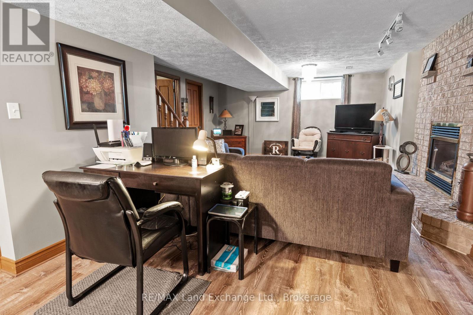 806 Bricker Street, Saugeen Shores, Ontario  N0H 2C3 - Photo 33 - X12362240